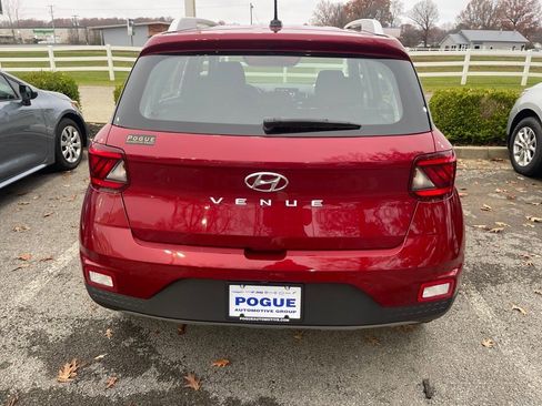 Used 2024 Hyundai Venue SEL image 21