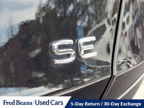 Certified 2024 Volkswagen Jetta SE w/ Panoramic Sunroof Package image 32