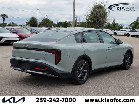 New 2026 Kia K4 FWD image 6