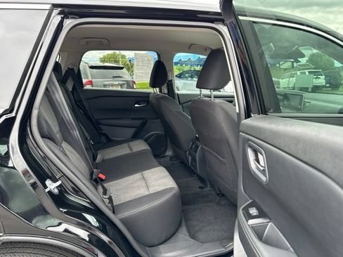 Certified 2026 Nissan Rogue SV AWD/4WD image 18