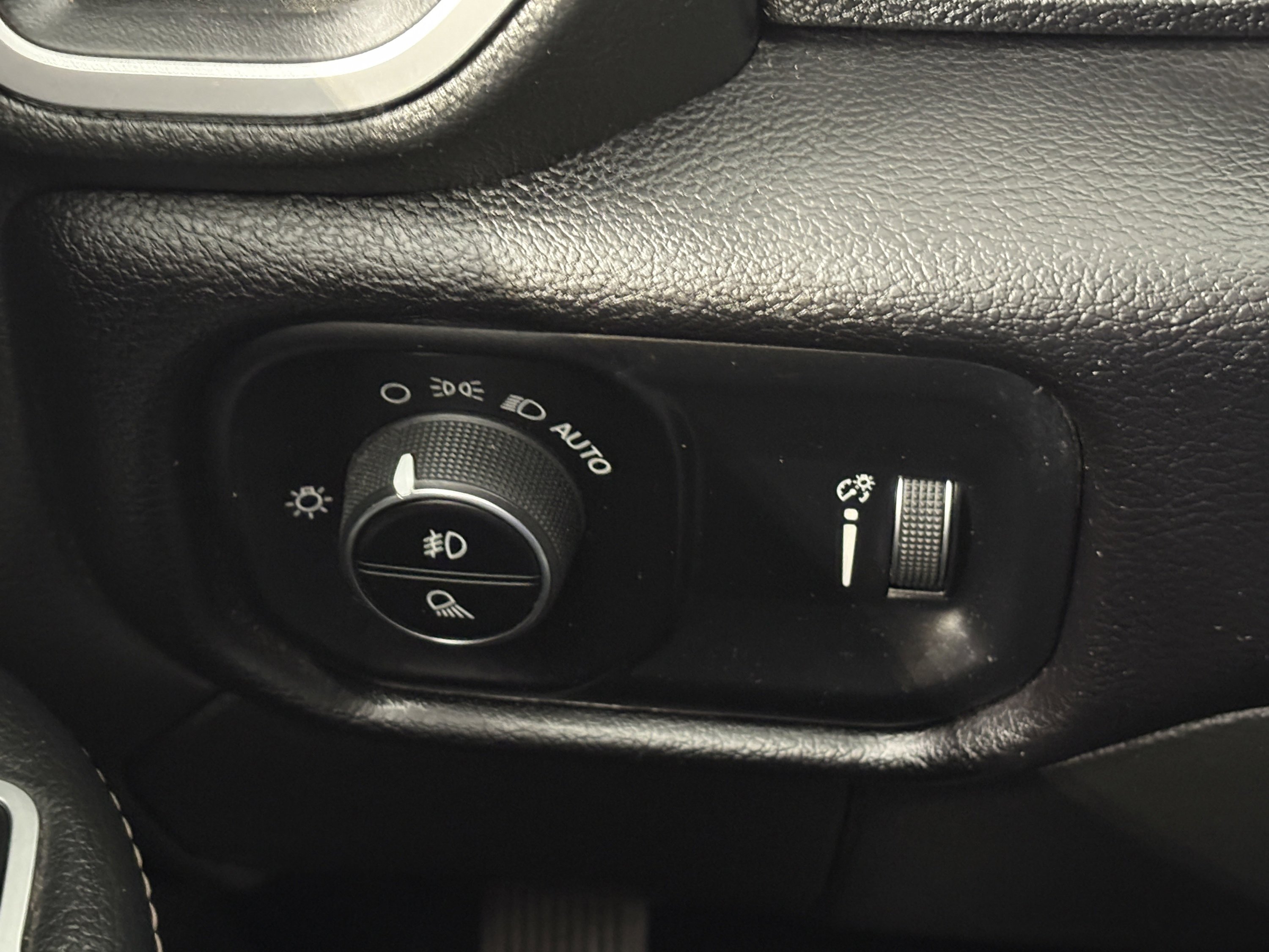 Used 2024 RAM 2500 Big Horn AWD/4WD image 19