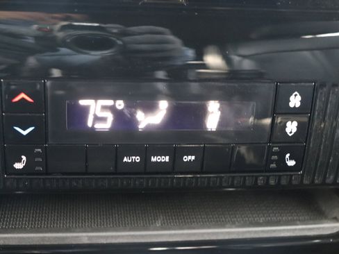 Used 2024 Jeep Wagoneer Series III image 23