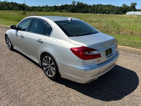 Used 2013 Hyundai Genesis 5.0 R-Spec RWD image 7
