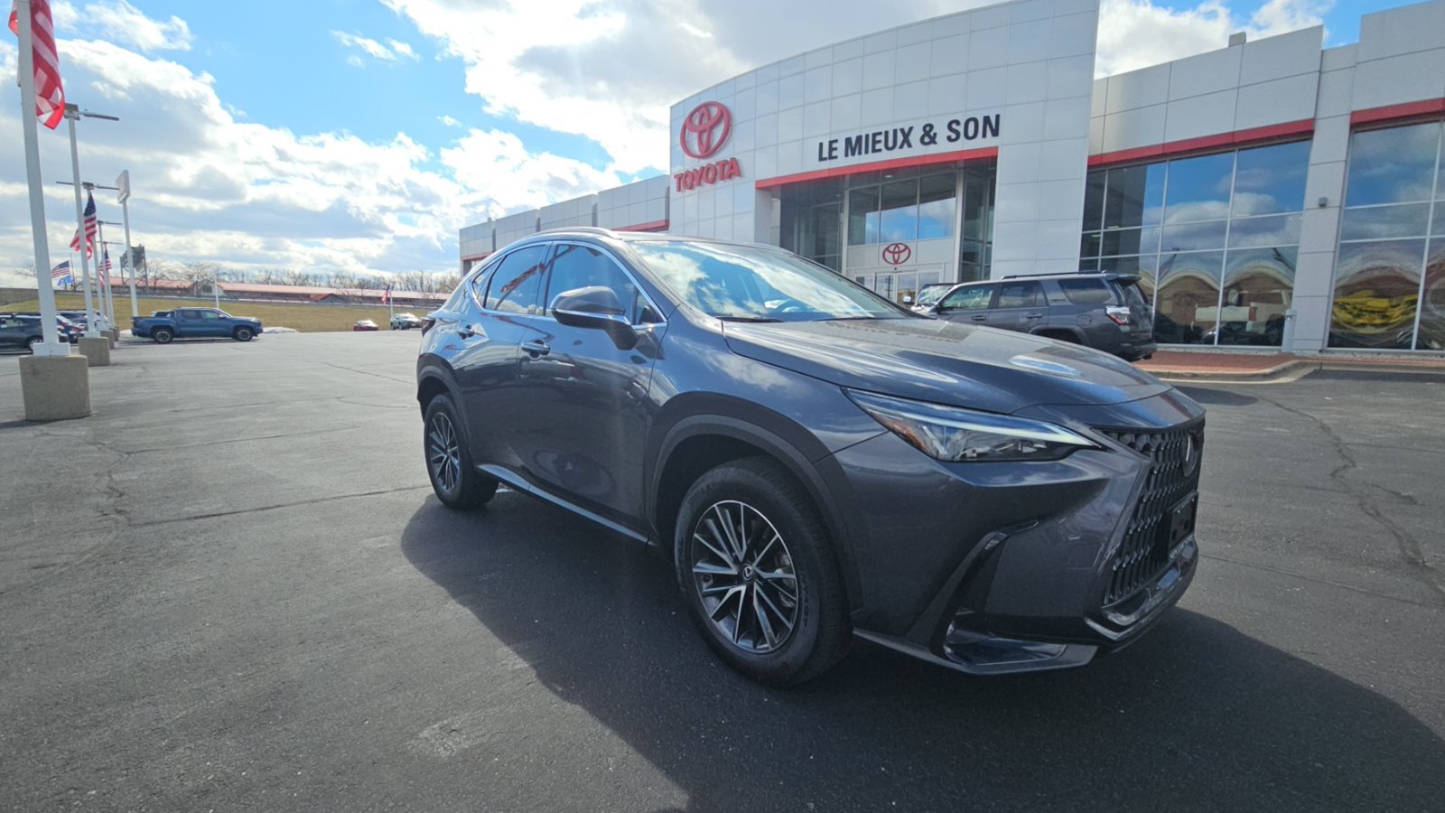 Used 2023 Lexus NX 350 AWD image 1
