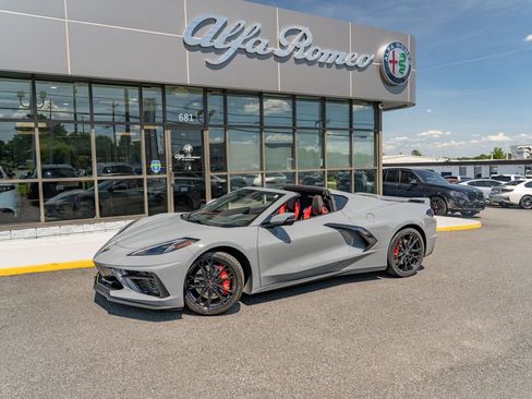 Used 2024 Chevrolet Corvette Stingray Preferred Cpe w/ Z51 Performance Package RWD image 2
