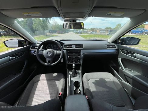 Used 2015 Volkswagen Passat 1.8T S image 14