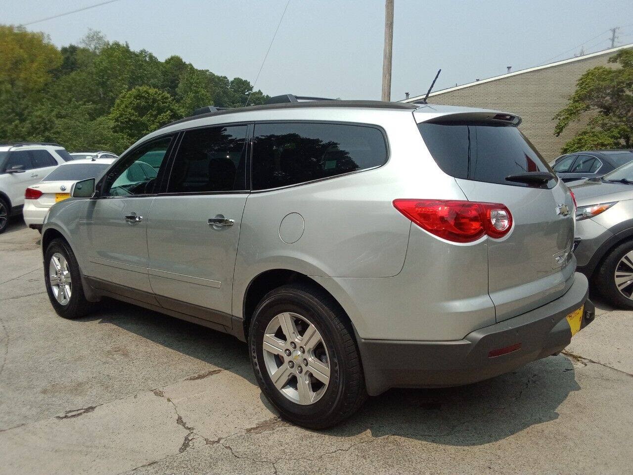 Used 2012 Chevrolet Traverse LT FWD image 6