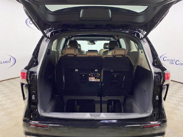 Used 2021 Toyota Sienna Limited AWD/4WD image 7