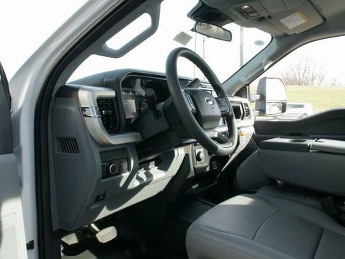 New 2026 Ford F250 XL w/ F-250 >10K GVWR Package image 16