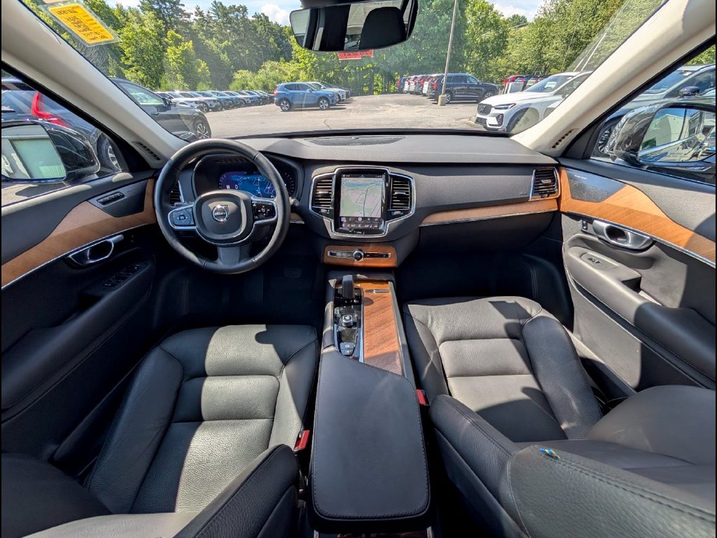 Certified 2024 Volvo XC90 B6 Plus w/ Protection Package AWD/4WD image 13
