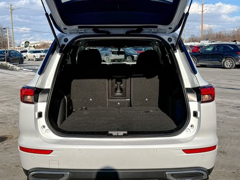 Used 2022 Mitsubishi Outlander ES image 13