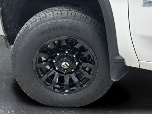 Used 2022 Chevrolet Silverado 3500 LT w/ Convenience Package AWD/4WD image 34