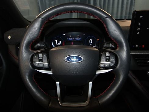 Used 2025 Ford Explorer ST-Line image 12