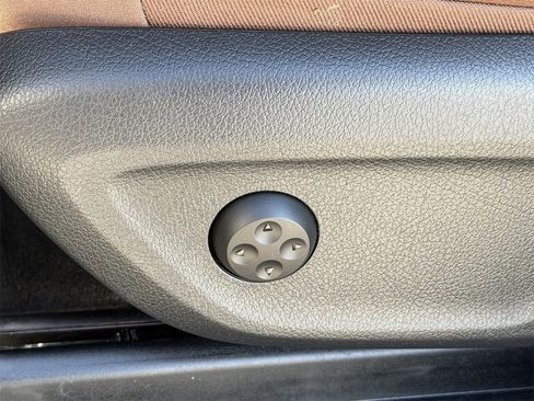 Used 2025 Mercedes-Benz GLE 350 4MATIC image 26