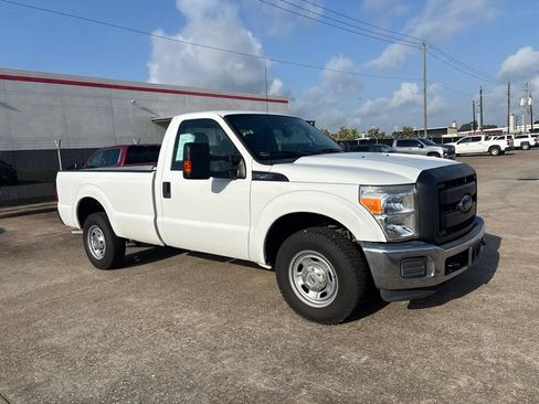 Used 2016 Ford F250 XL w/ Power Equipment Group RWD image 4