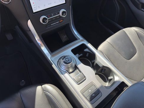 Used 2022 Ford Edge Titanium image 15