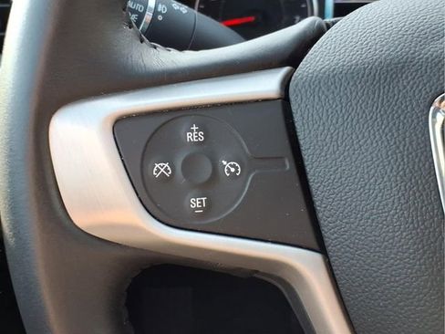 Used 2018 GMC Acadia SLT image 35