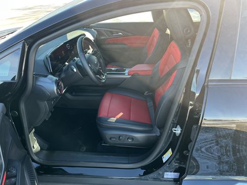 Used 2025 Chevrolet Equinox EV RS w/ Active Safety Package 3 image 9