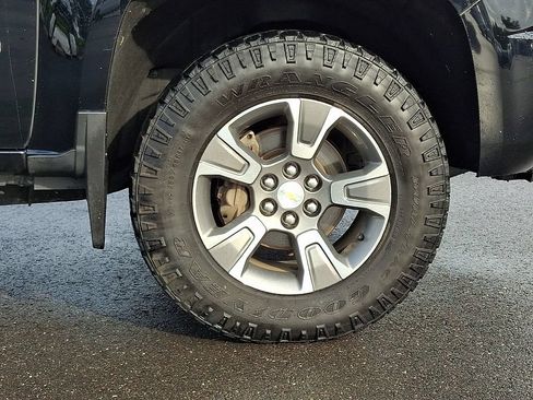 Used 2018 Chevrolet Colorado Z71 AWD/4WD image 9