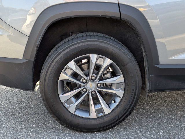 Used 2025 Chevrolet Equinox LT w/ Safety and Technology Package FWD image 8