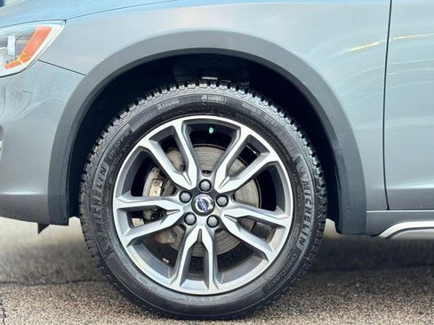 Used 2018 Volvo V60 T5 Cross Country w/ Convenience Package image 11