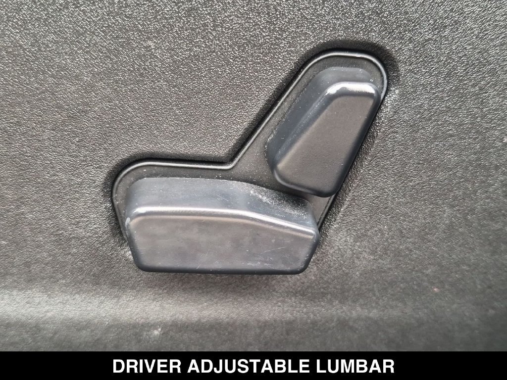 Used 2013 Chrysler 300 C RWD image 18