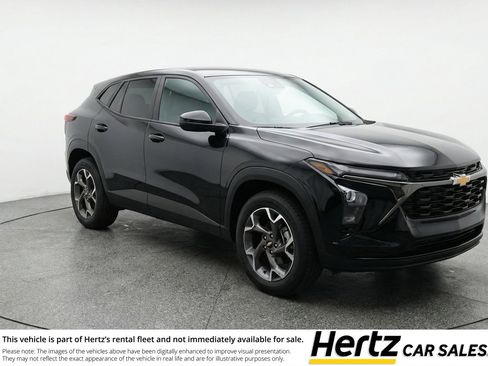 Used 2025 Chevrolet Trax LT image 1