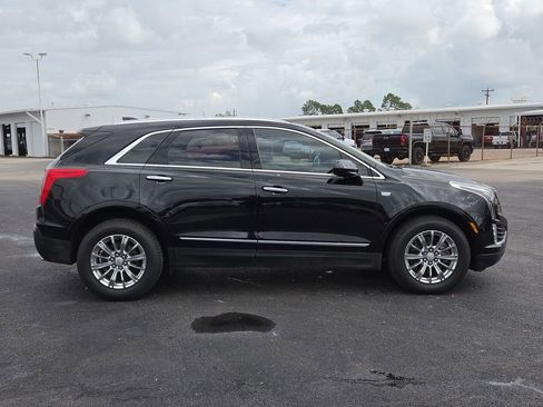 Used 2017 Cadillac XT5 Luxury w/ Driver Awareness Package image 18