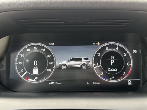 Used 2020 Land Rover Discovery Sport SE image 13