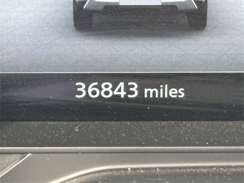 Certified 2024 Nissan Pathfinder Platinum w/ Black Appearance Package image 30