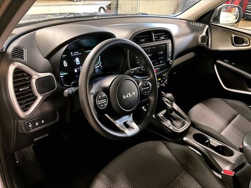 Used 2024 Kia Soul LX w/ Option Group 015 FWD image 8