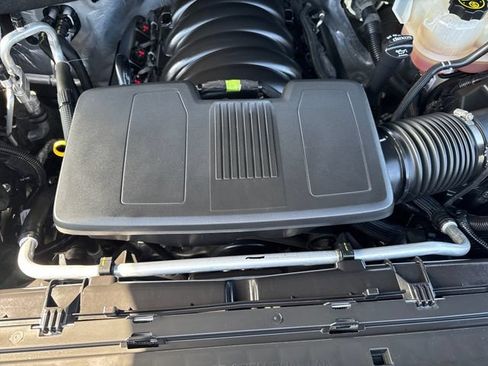 Used 2023 Chevrolet Silverado 1500 LT AWD/4WD image 21