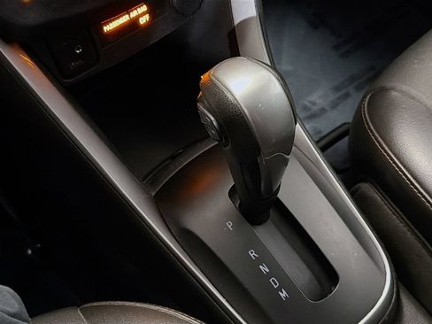 Used 2019 Chevrolet Trax LT w/ LT Convenience Package FWD image 15