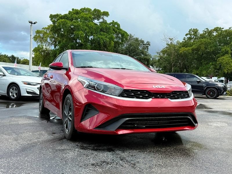 Used 2023 Kia Forte LXS w/ LXS Technology Package FWD image 3