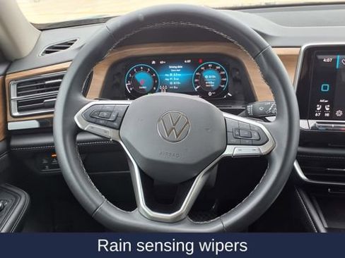 Used 2024 Volkswagen Atlas SE image 27