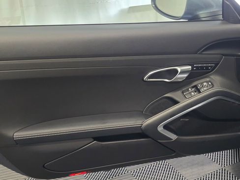 Certified 2025 Porsche 718 Cayman RWD image 20