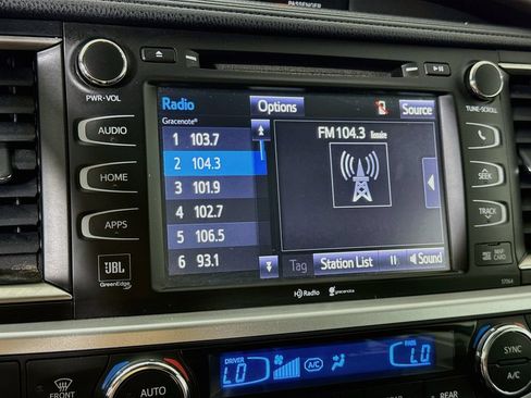 Used 2015 Toyota Highlander Limited Platinum AWD/4WD image 7