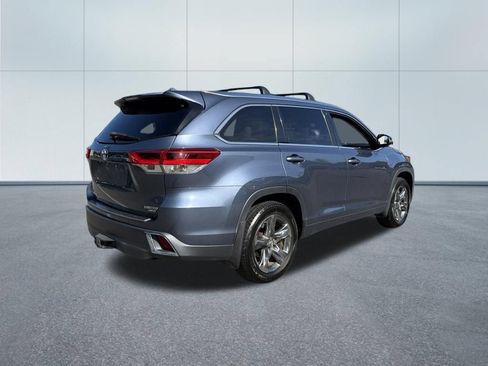 Used 2018 Toyota Highlander Limited Platinum AWD/4WD image 6