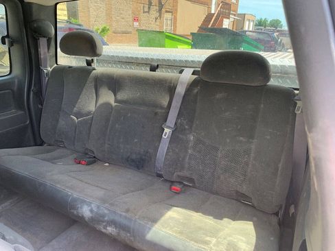 Used 2006 Chevrolet Silverado 2500 W/T AWD/4WD image 18