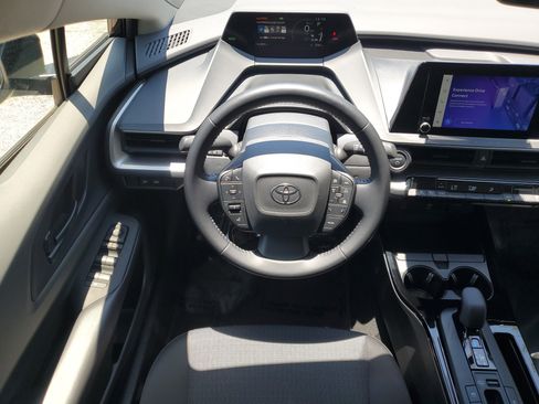 Used 2024 Toyota Prius LE image 16