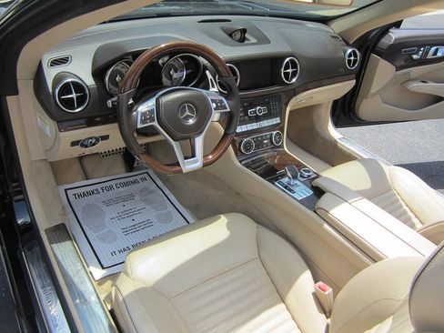 Used 2013 Mercedes-Benz SL 550 image 33