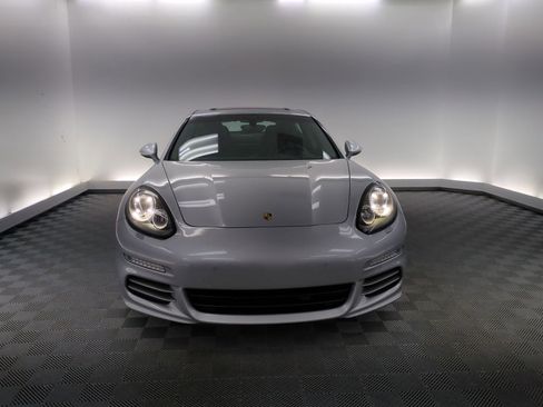 Used 2015 Porsche Panamera 4 image 6