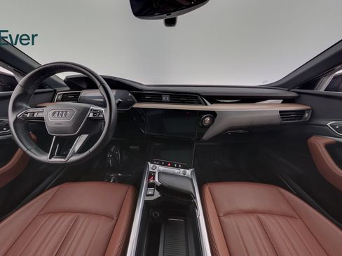 Used 2024 Audi Q8 e-tron Premium Plus w/ Premium Plus Package AWD/4WD image 26