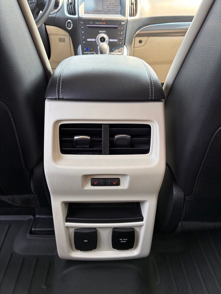 Used 2018 Ford Edge Titanium w/ Equipment Group 302A FWD image 18