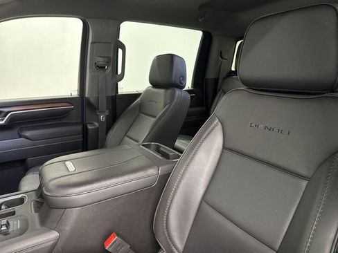 Used 2025 GMC Sierra 2500 Denali w/ Snow Plow Prep/Camper Package AWD/4WD image 16