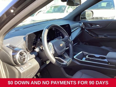 Used 2025 Chevrolet Equinox LT FWD image 7
