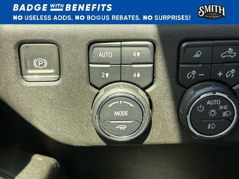Used 2024 Chevrolet Silverado 2500 High Country w/ Technology Package AWD/4WD image 16