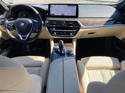 Used 2021 BMW 530i xDrive w/ Premium Package AWD/4WD image 13