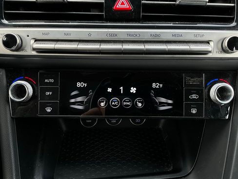 Used 2025 Genesis G70 2.5T image 27