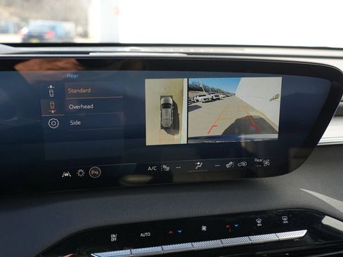 Used 2025 Buick Enclave Preferred image 37